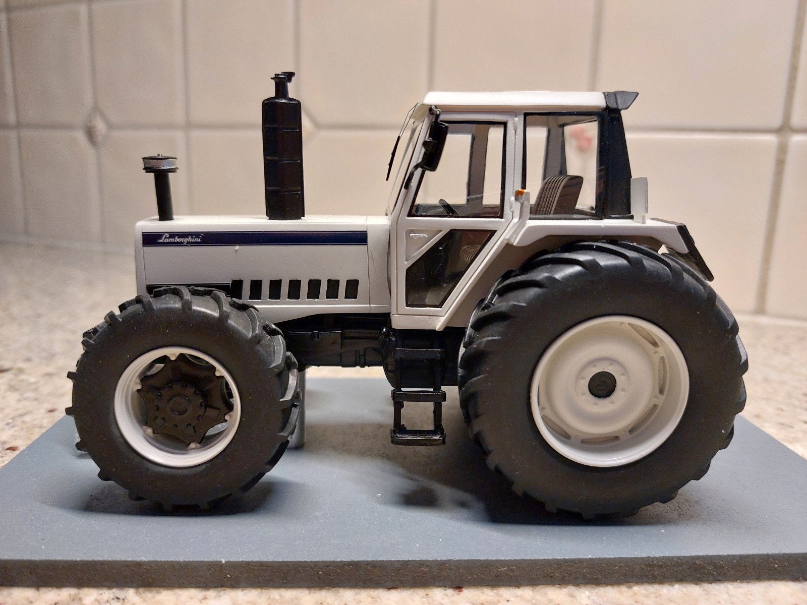 Lamborghini 1556 DT, Ophalen of Verzenden, Nieuw, Tractor of Landbouw, Schuco