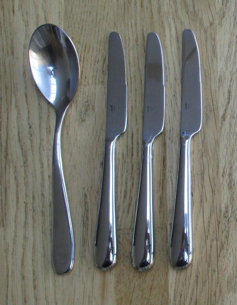 ALESSI inox 18/10 lepel 19,5cm / Aisi 420 messen 19,2cm, Ophalen of Verzenden, Rvs of Chroom