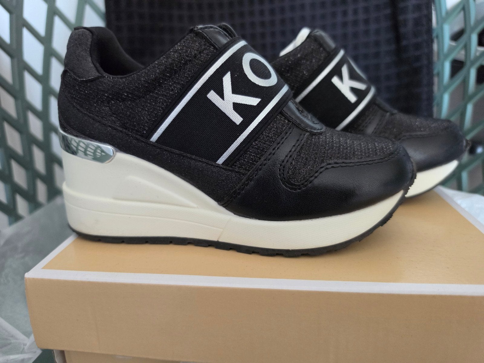 ZGAN Michael Kors hoge sneakers EUR 30, Kleding | Dames, Michael Kors, Zwart, Ophalen of Verzenden, Sneakers of Gympen