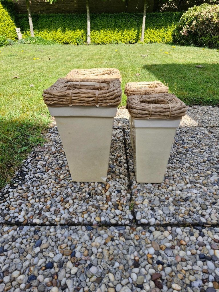 3 grote en 2 kleine bloempotten met rieten rand, Tuin en Terras, Bloempotten, Ophalen, Vierkant, Zo goed als nieuw, Minder dan 40 cm