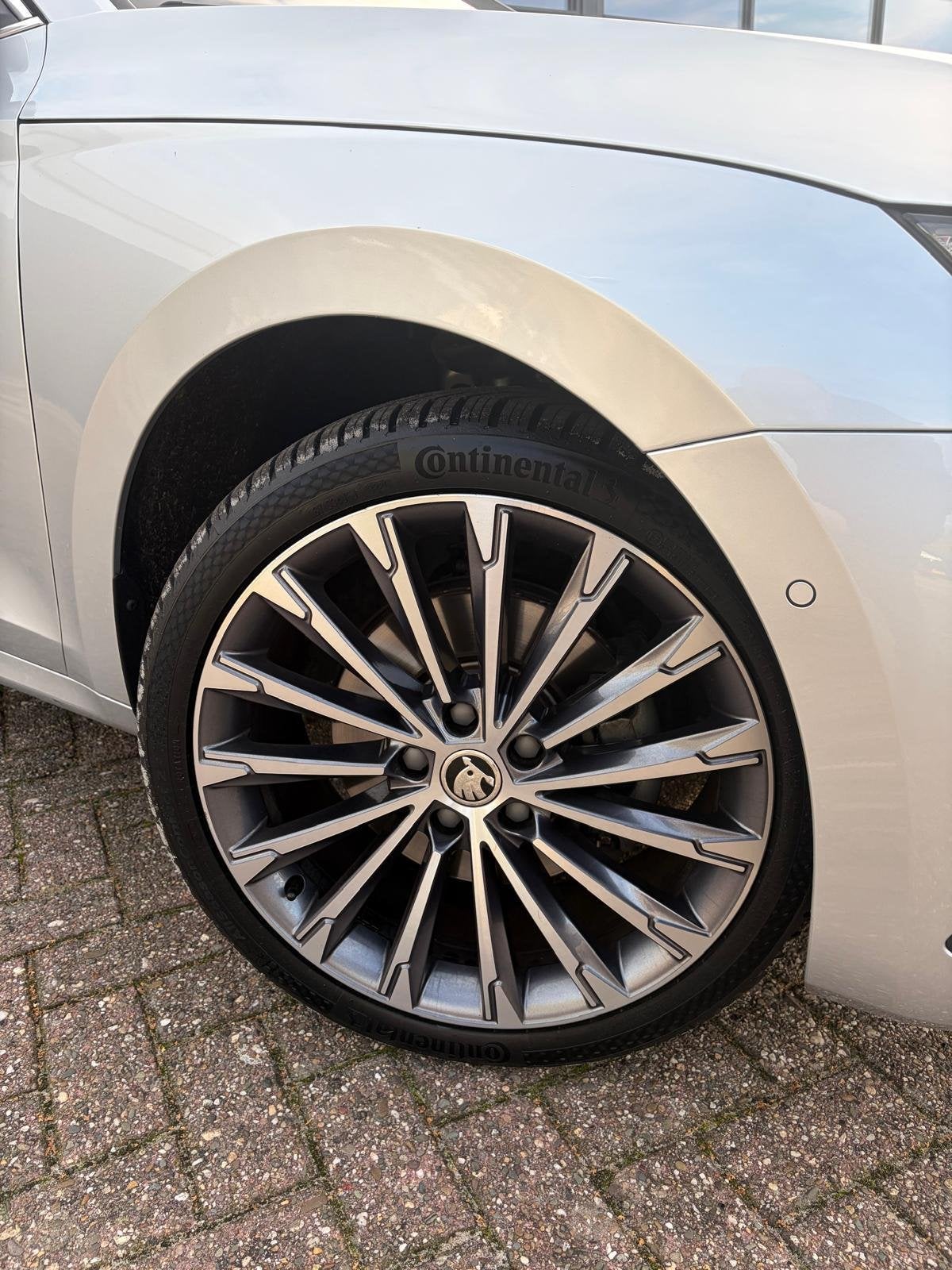 Skoda Octavia Combi 1.4 TSI iV PHEV Business Edition Plus| T, Auto's, Dealer onderhouden, Stof, 13 kWh, Zilver of Grijs