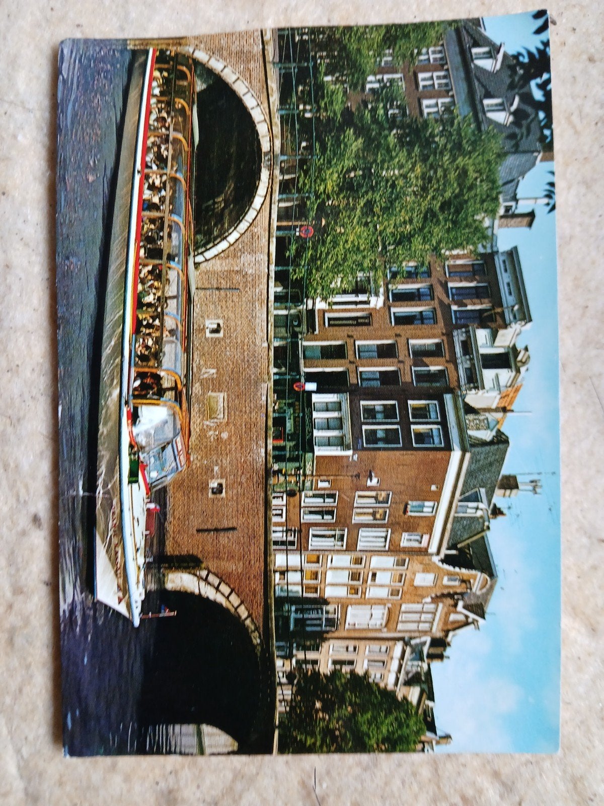 Ansichtkaart Amsterdam Gracht met rondvaartboot, Ophalen of Verzenden, 1960 tot 1980, Gelopen, Noord-Holland