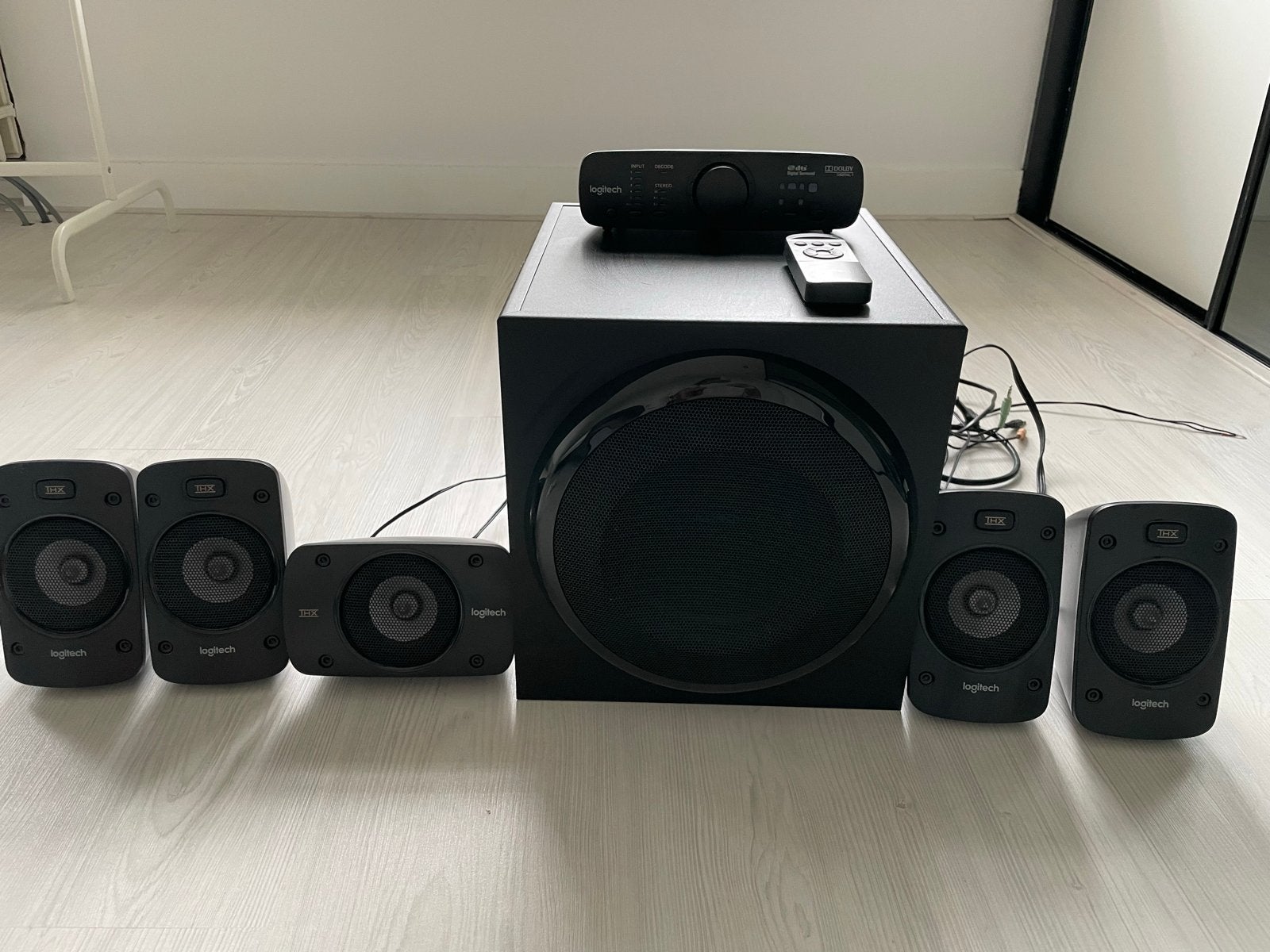 Logitech Z906 5.1 Surround Sound Speakerset, Gebruikt, Logitech, Afstandsbediening, Surroundset