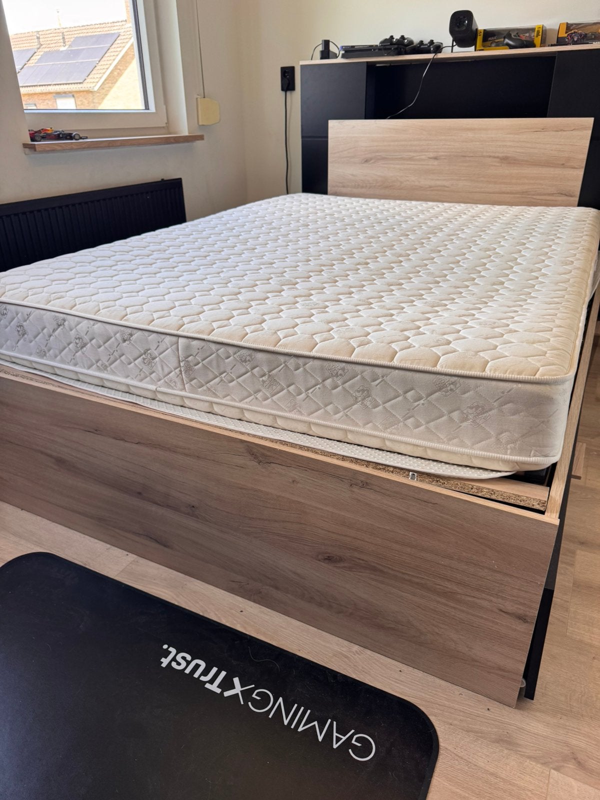 Gratis bed 140x190/200, Ophalen, Zo goed als nieuw, Tweepersoons, Hout