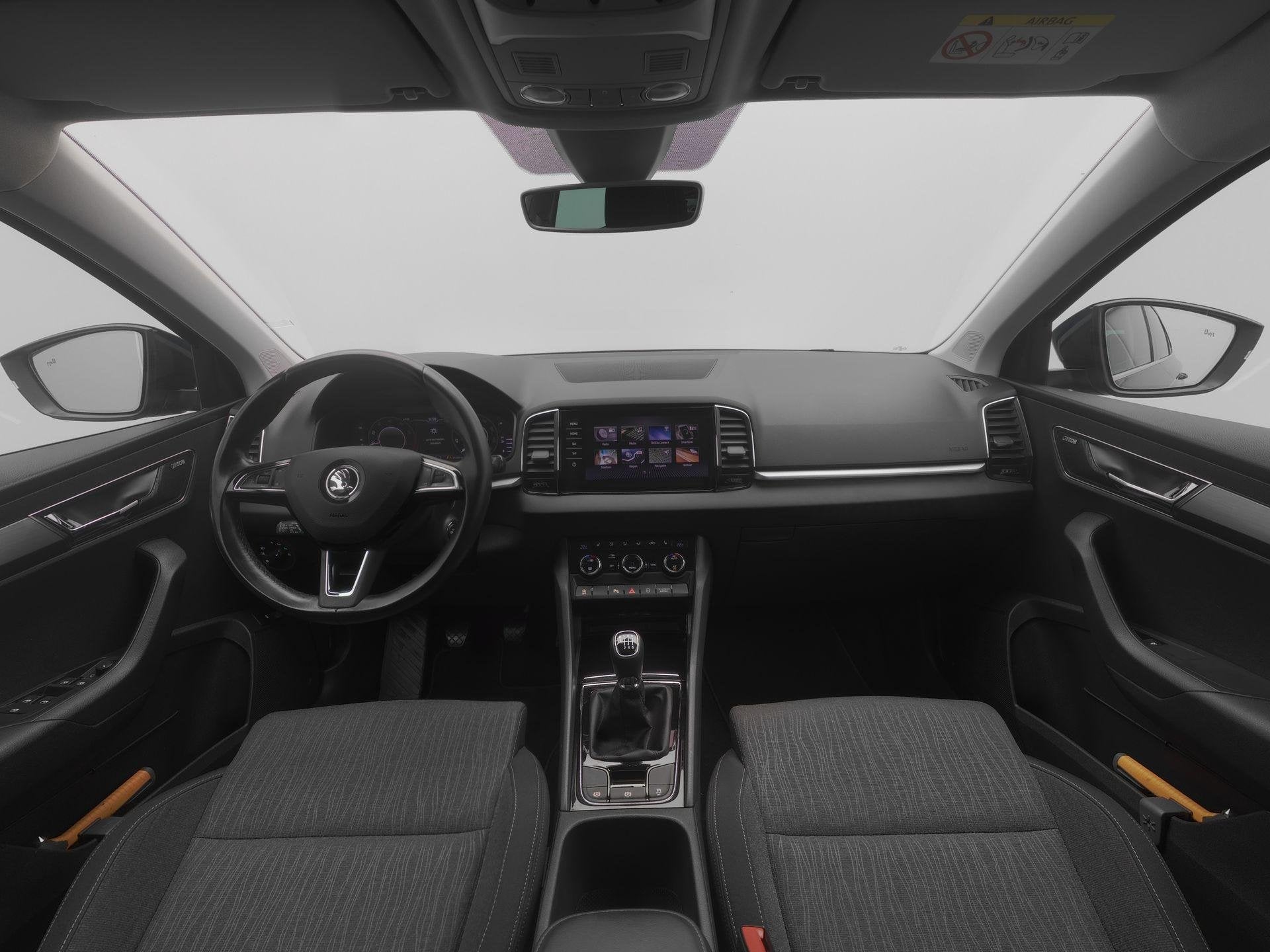 Skoda Karoq 1.5 TSI 150pk Style Business | Trekhaak | CANTON, Voorwielaandrijving, Stof, 4 cilinders, 150 pk