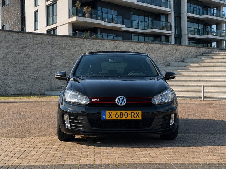 Foto 3 van Volkswagen Golf 2.0 GTI 155KW DSG 2011 Zwart