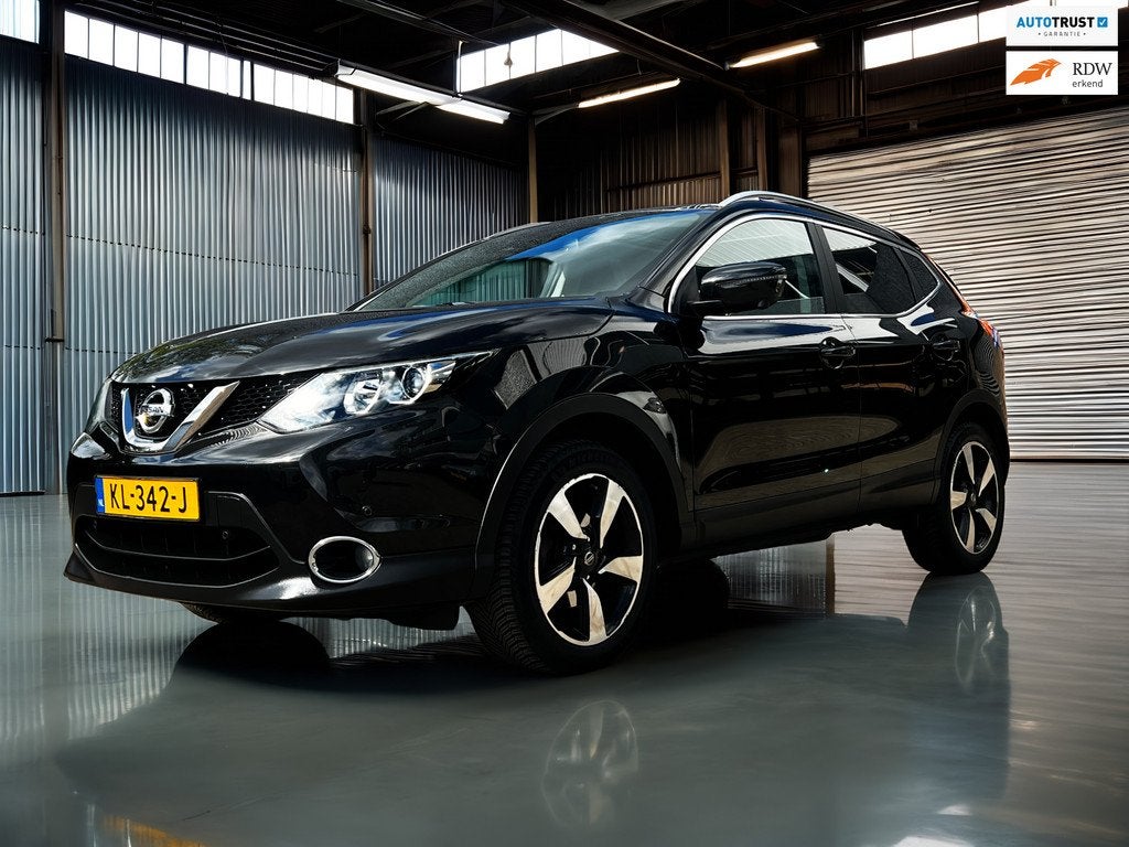 Nissan Qashqai 1.2 Connect Edition 3d cam_Trekh_Panoramadak, Auto's, Nissan, Gebruikt, 4 cilinders, 116 pk, Zwart