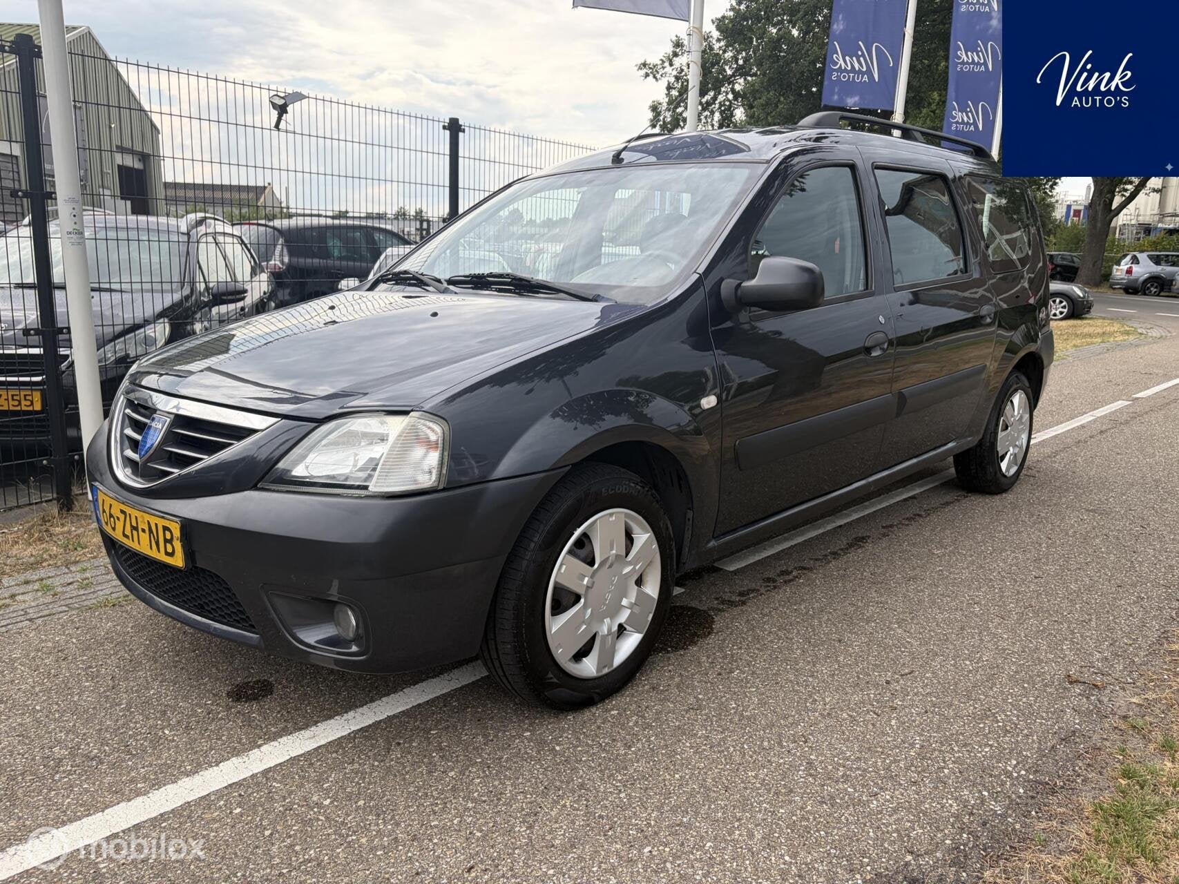 Dacia Logan MCV 1.6-16V Blackline 7p. | APK 5-2027 | Airco |