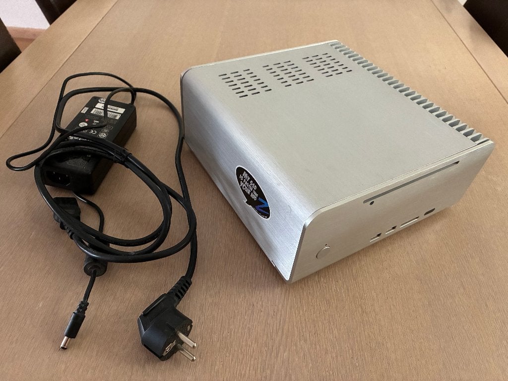 Mini-ITX PC behuizing+voeding incl CPU moederbord J3355B-ITX, Ophalen of Verzenden, Gebruikt
