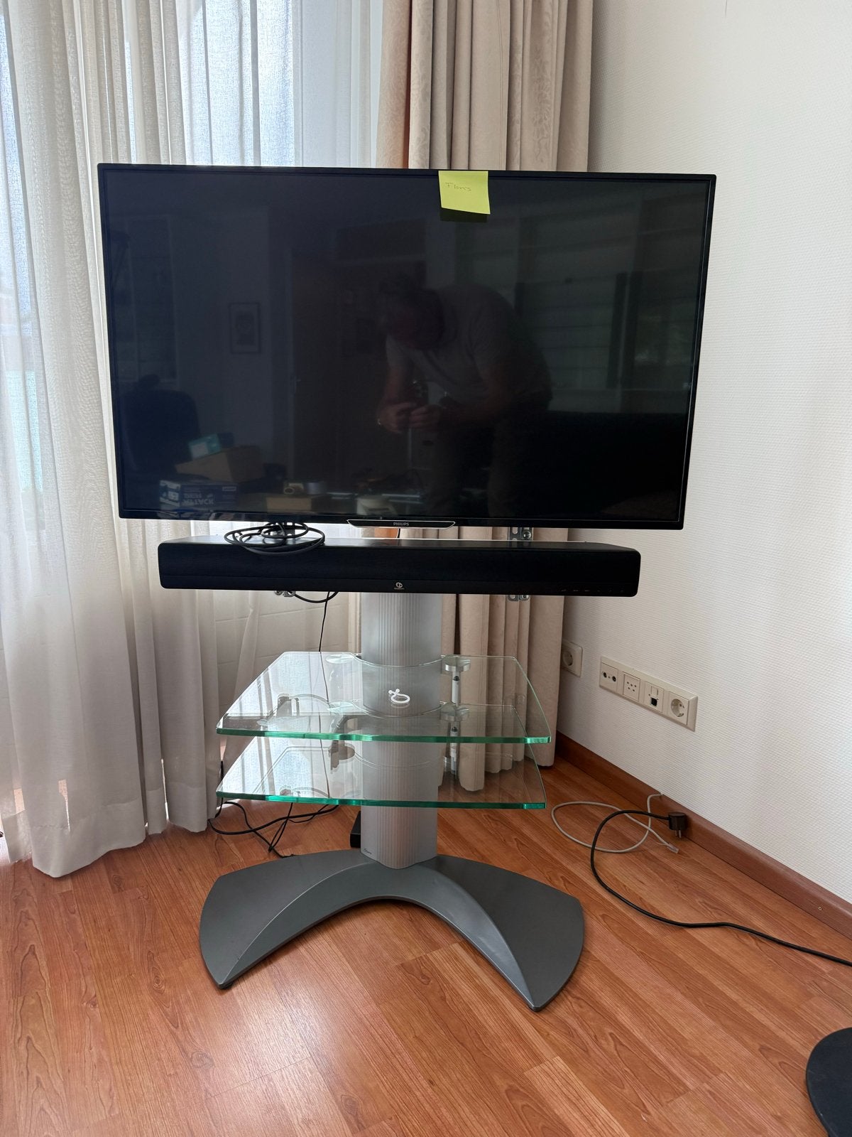 TV-meubel / TV-standaard met glazen planken, Ophalen, Zo goed als nieuw