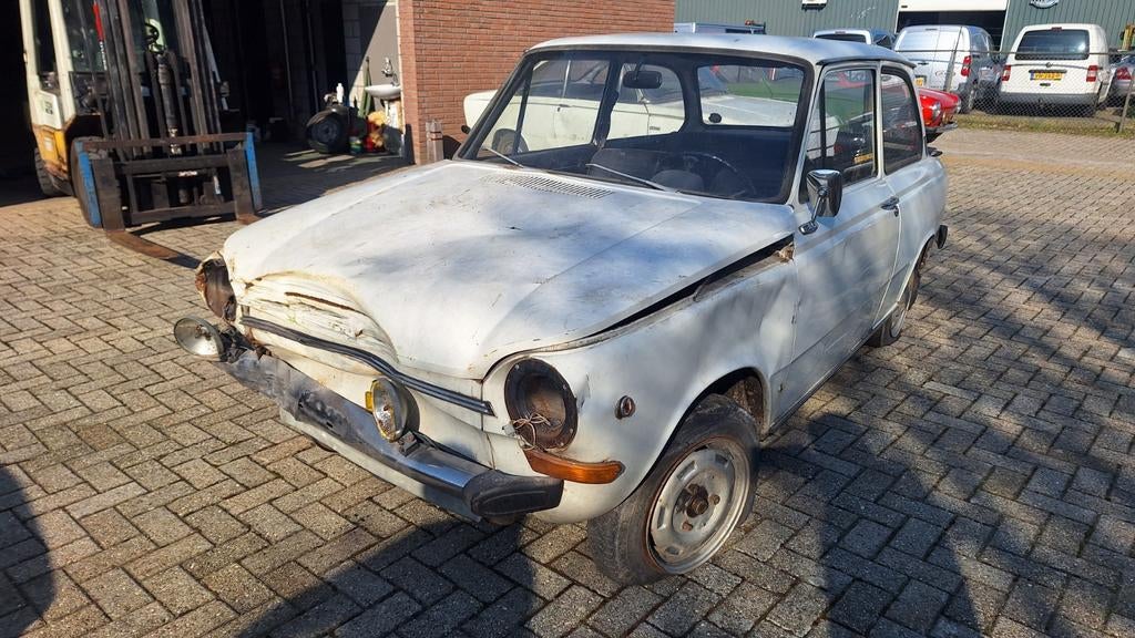 DAF 46 voor onderdelen zoals motor en vario., Auto-onderdelen, Ophalen of Verzenden, Gebruikt, Voor, Bumper
