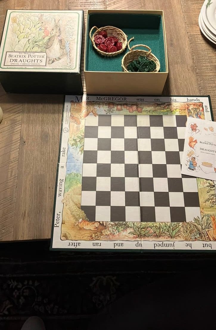 Beatrix potter draughts dambord met rood /groen kool  1988, Ophalen of Verzenden, Zo goed als nieuw
