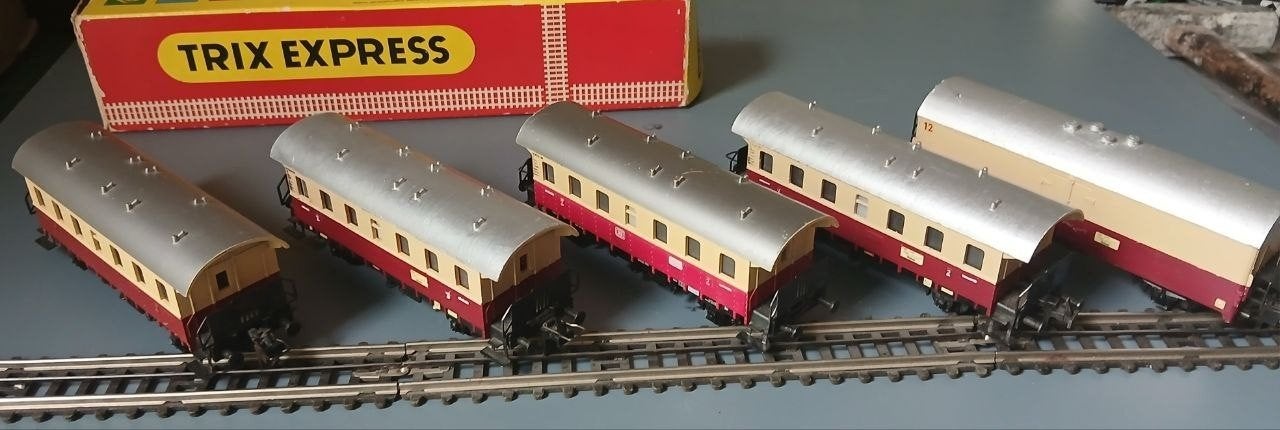 Trix Express DB passagierswagons (5 stuks), Hobby en Vrije tijd, Modeltreinen | H0, Gebruikt, Gelijkstroom, Trix, Wagon