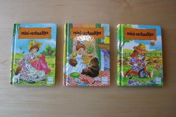 ZGAN: 3 boekjes vol mini voorlees verhaaltjes met dieren, Fictie algemeen, Meisje, Ophalen of Verzenden, Zo goed als nieuw