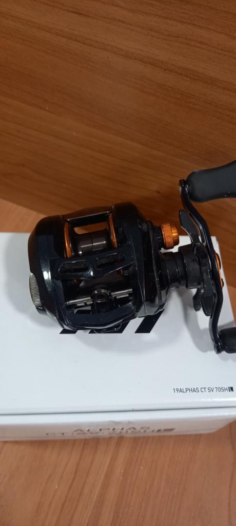 Daiwa Alphas CT-sv 70SHL linkshandige reel, Molen, Nieuw, Ophalen of Verzenden, Daiwanvt