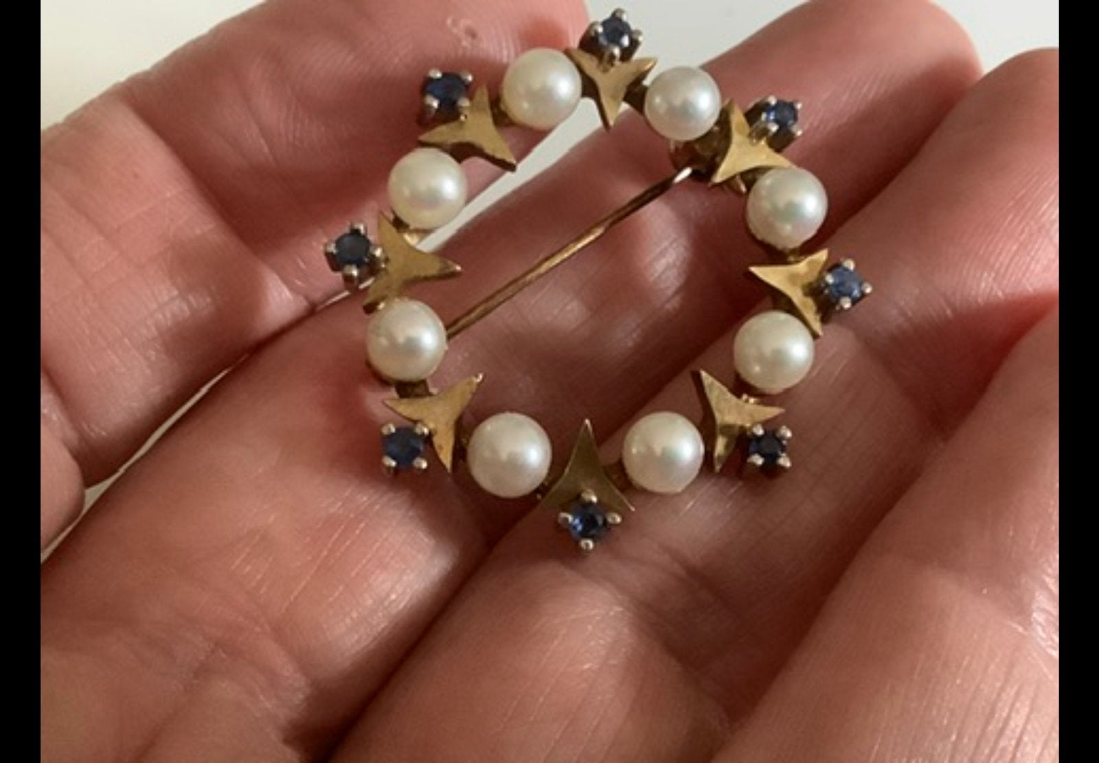 Vintage broche 8 Saffieren en 8 Echte Akoya Parels 14 k 585, Sieraden, Tassen en Uiterlijk, Met edelsteen, Verzenden, Minder dan 4 cm