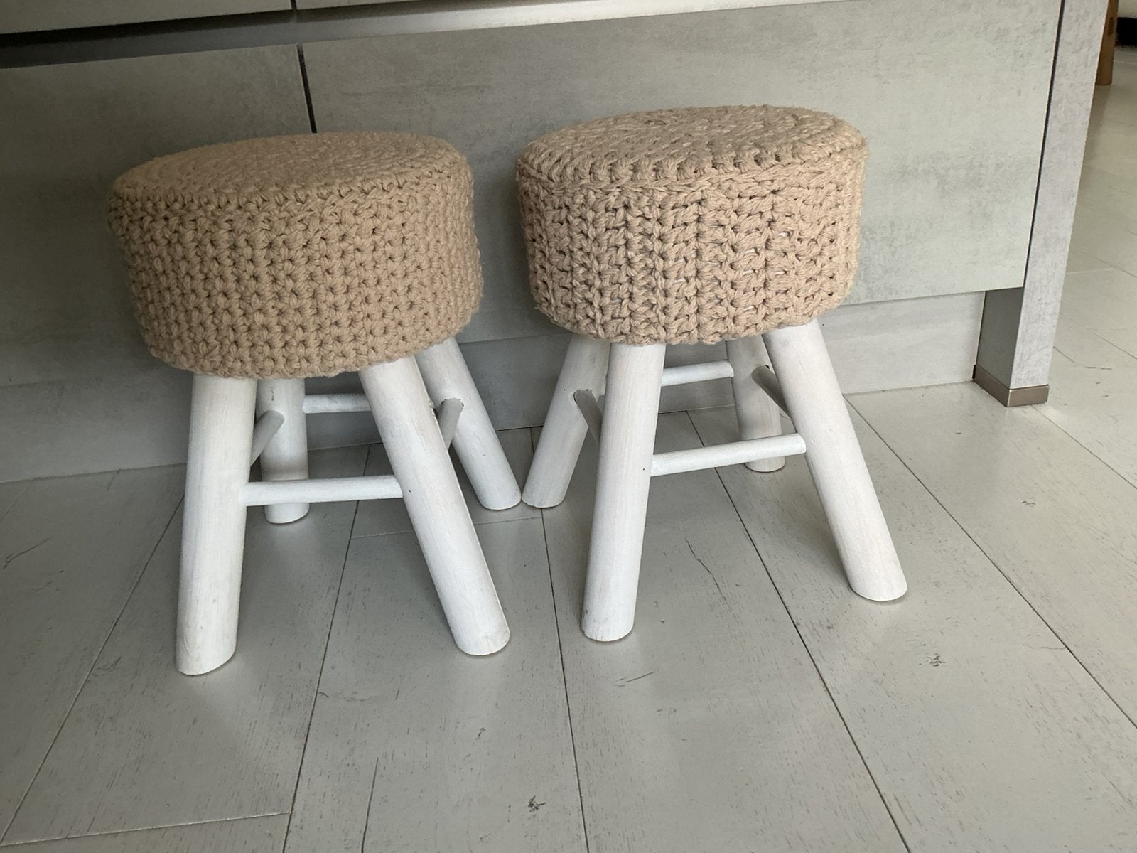2 krukjes, Ophalen, Zo goed als nieuw, Hout