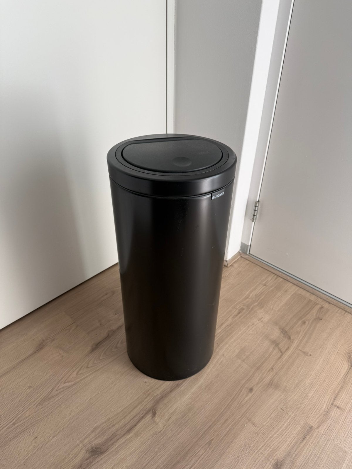Brabantia Touch Bin Prullenbak - 30L, 20 tot 30 liter, Ophalen, Zo goed als nieuw, Rvs