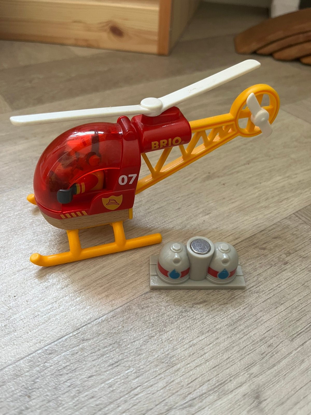 Brio helikopter - houten treinset - bosbrand helikopter, Ophalen of Verzenden, Zo goed als nieuw