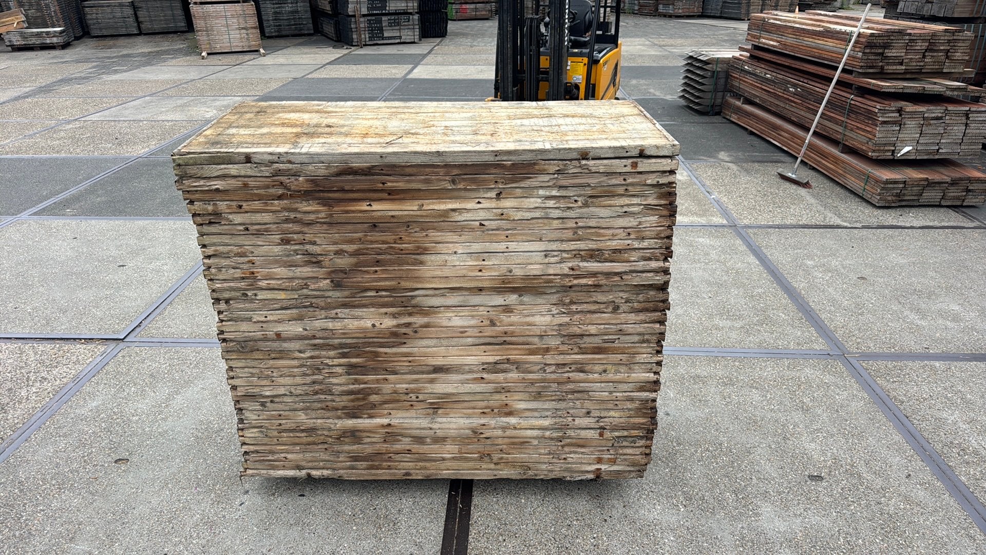 Partij Lariks steenschotten 155x68x4cm, Ophalen, Zo goed als nieuw, Hout