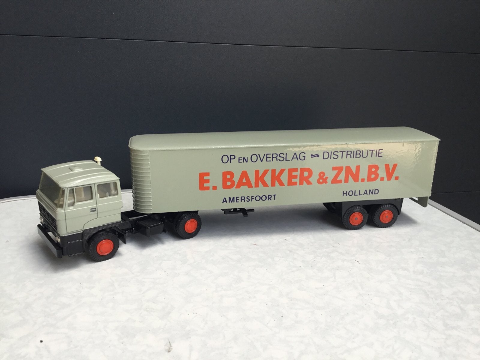 Lion Car Daf 2800 E.Bakker & ZN.B.V Amersfoort, Ophalen of Verzenden, Zo goed als nieuw, Bus of Vrachtwagen, Lion Toys