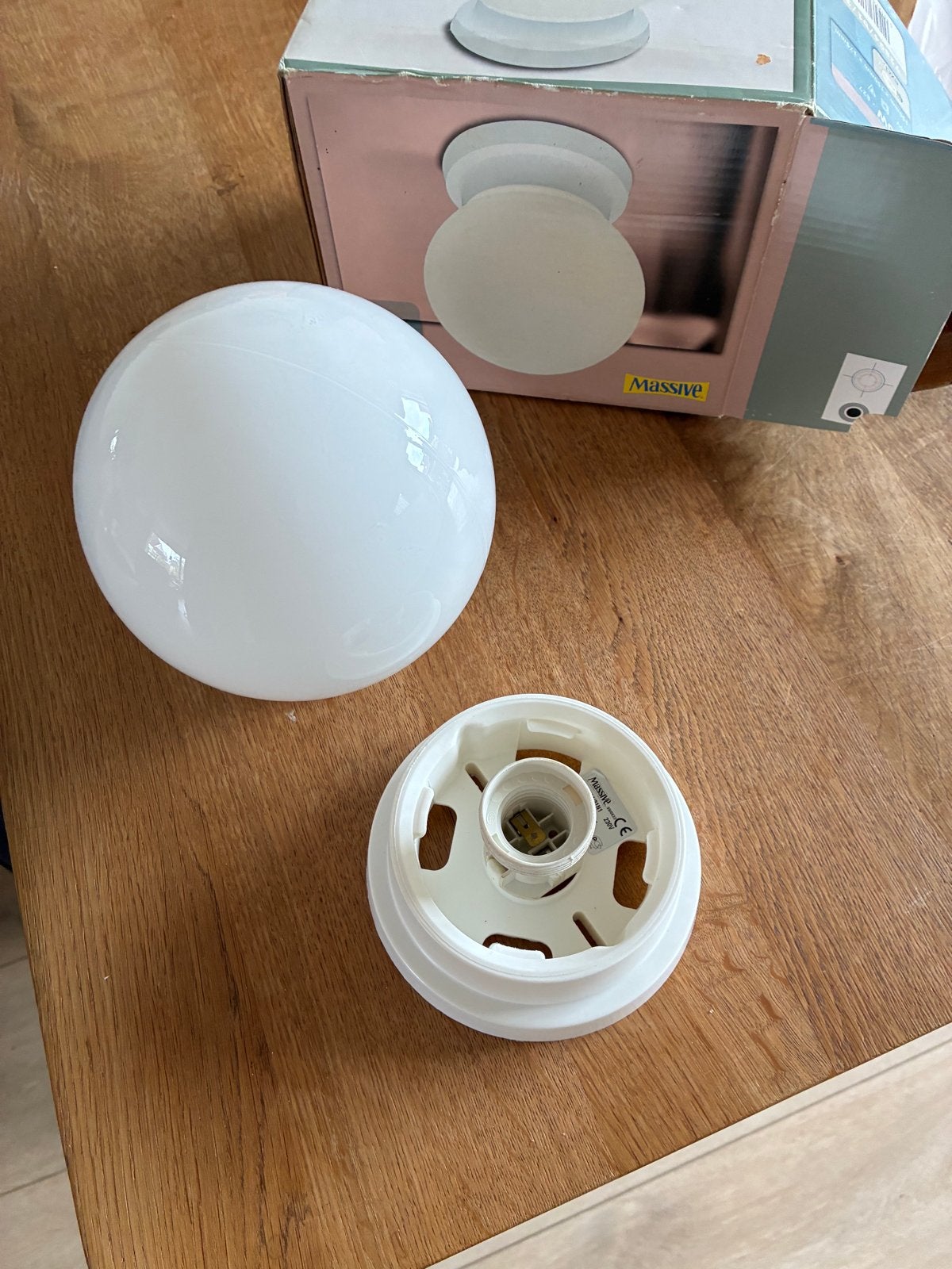 Massive Plafondlamp Bol E27 - Nieuw in doos, Ophalen of Verzenden, Nieuw
