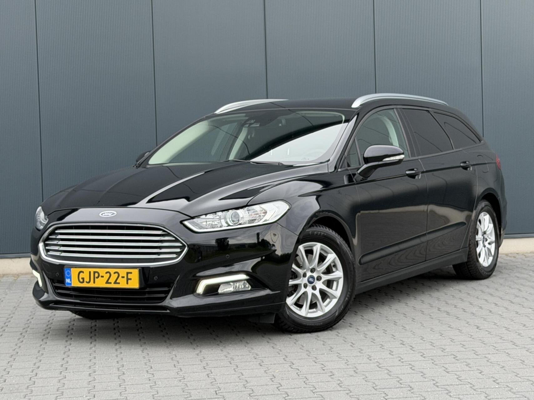 Ford Mondeo Wagon 1.5 Titanium Xenon - Led - Navi - Trekhaak, Auto's, Ford, 4 cilinders, Mondeo, 160 pk, Zwart