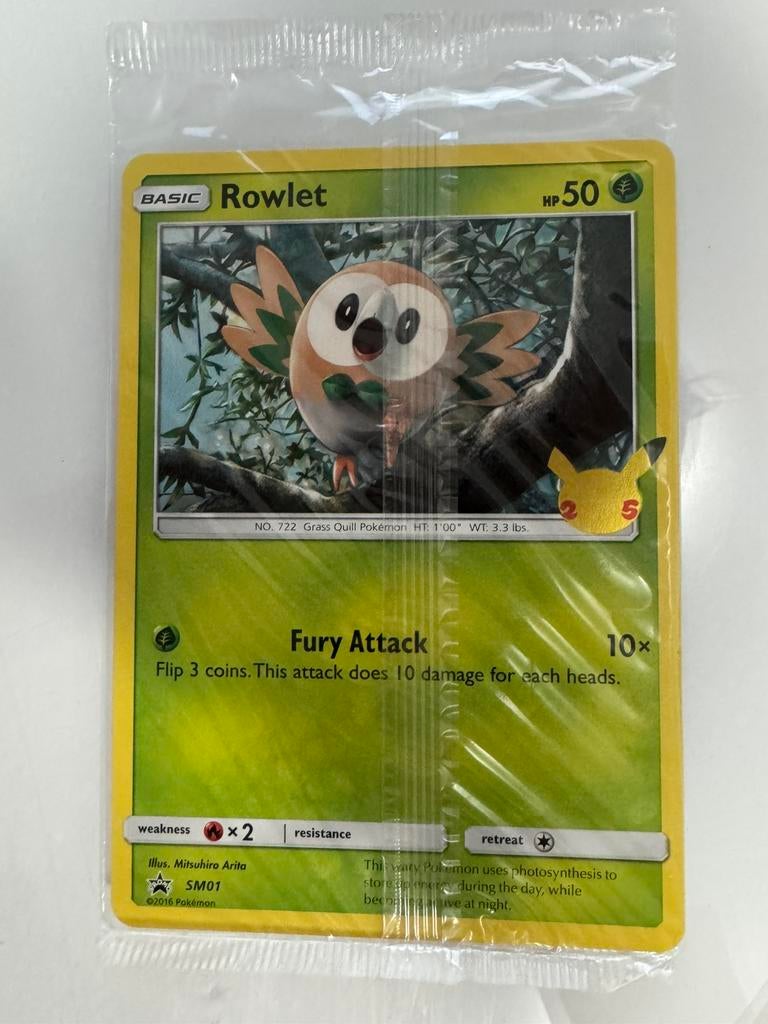 Rowlet SM01 Pokemon 25th Celebrations Promo Sealed Jumbo, Ophalen of Verzenden, Zo goed als nieuw