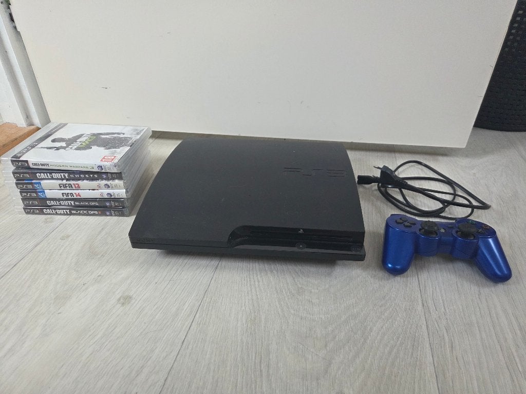 PS3 Slim + blauwe controller + 6x Call of Duty / FIFA, Spelcomputers en Games, Gebruikt, Ophalen of Verzenden, Met harde schijf