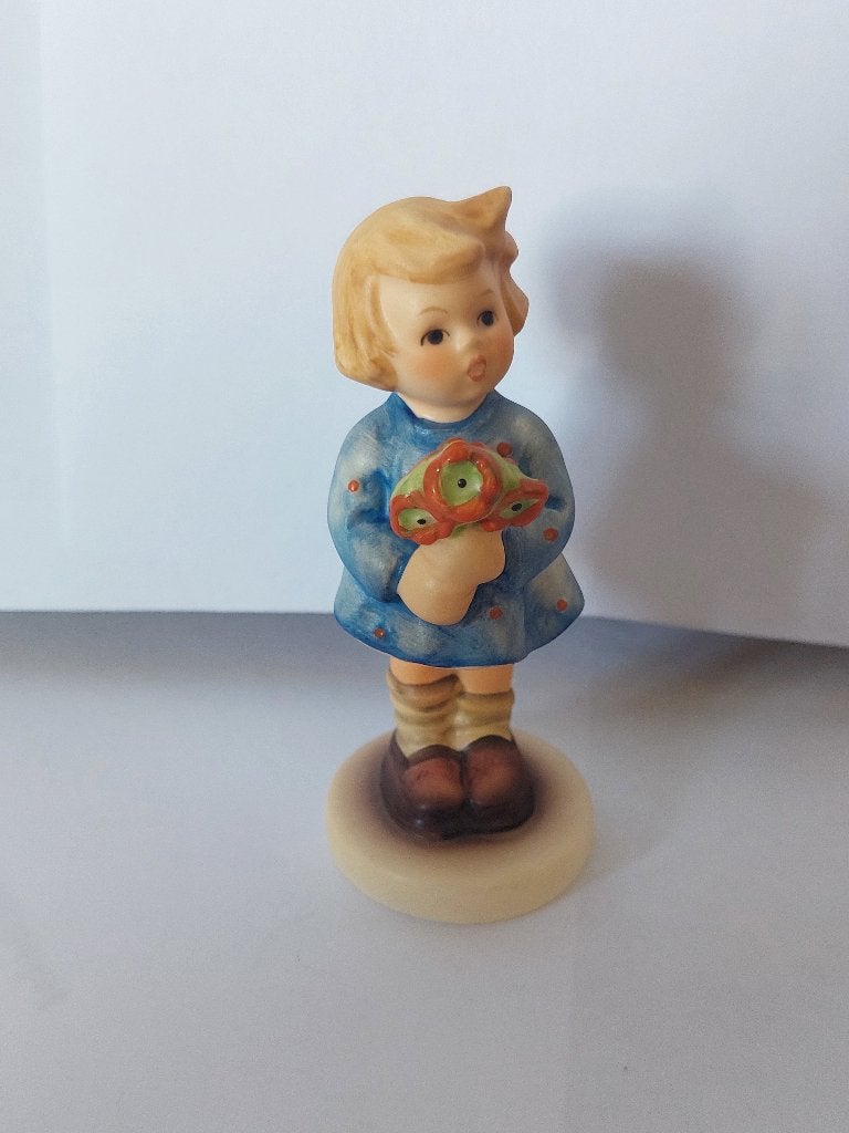 Goebel Hummel: "Girl with Nosegay", Ophalen of Verzenden, Zo goed als nieuw, Hummel