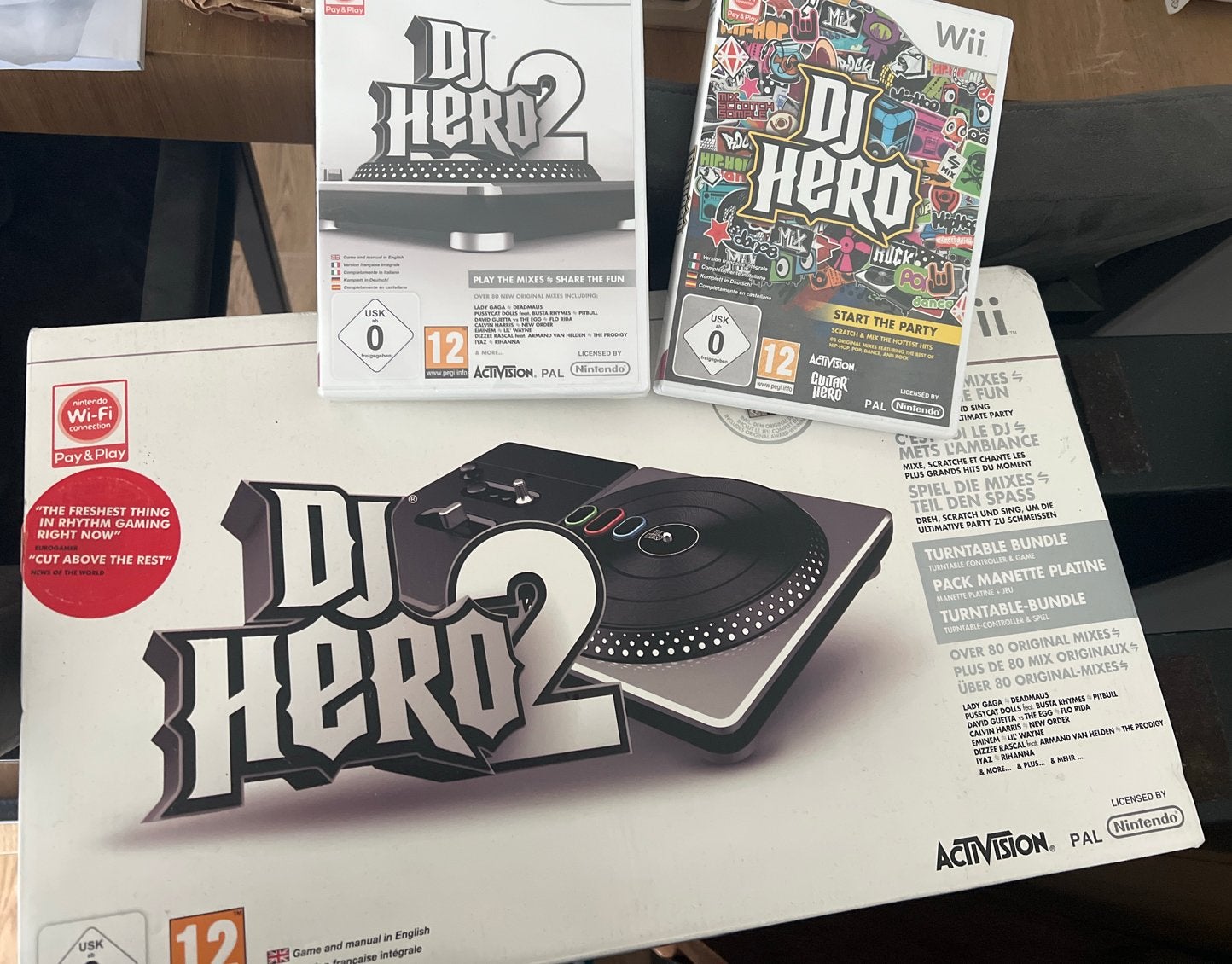 DJ Hero 2 Turntable Bundle Wii - Zo goed als nieuw, Spelcomputers en Games, Muziek, 2 spelers, Eén computer, Ophalen of Verzenden