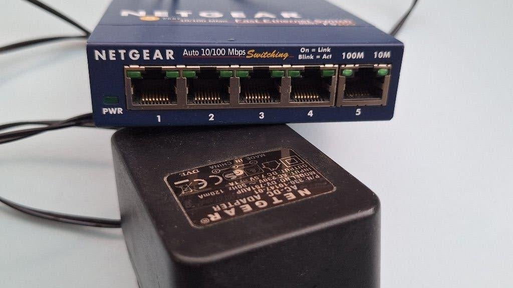 Netgear NetwerkSwitch FS105 v2, Ophalen, Zo goed als nieuw