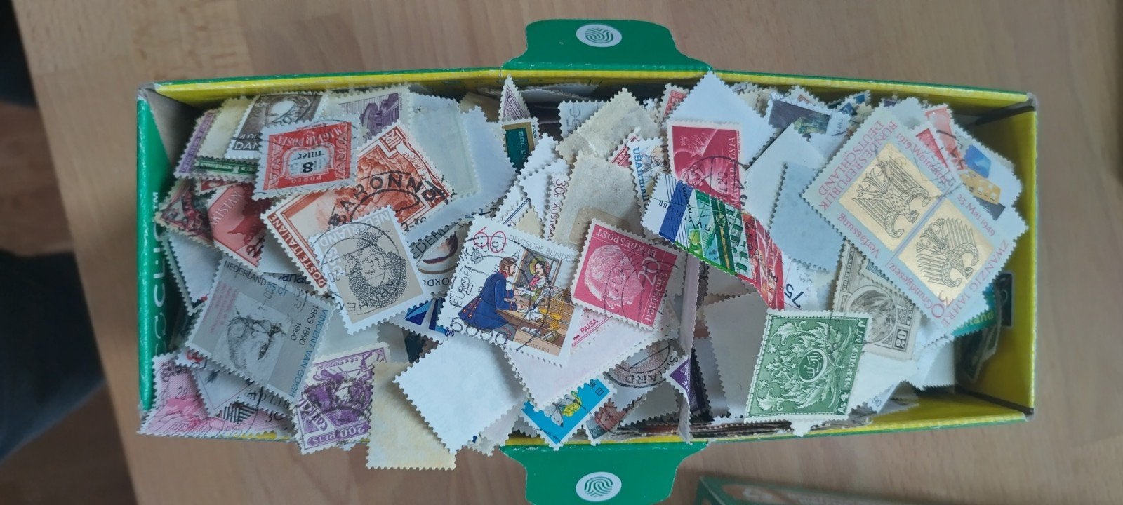 Doos postzegels wereld, Verzenden, Overige landen, Gestempeld