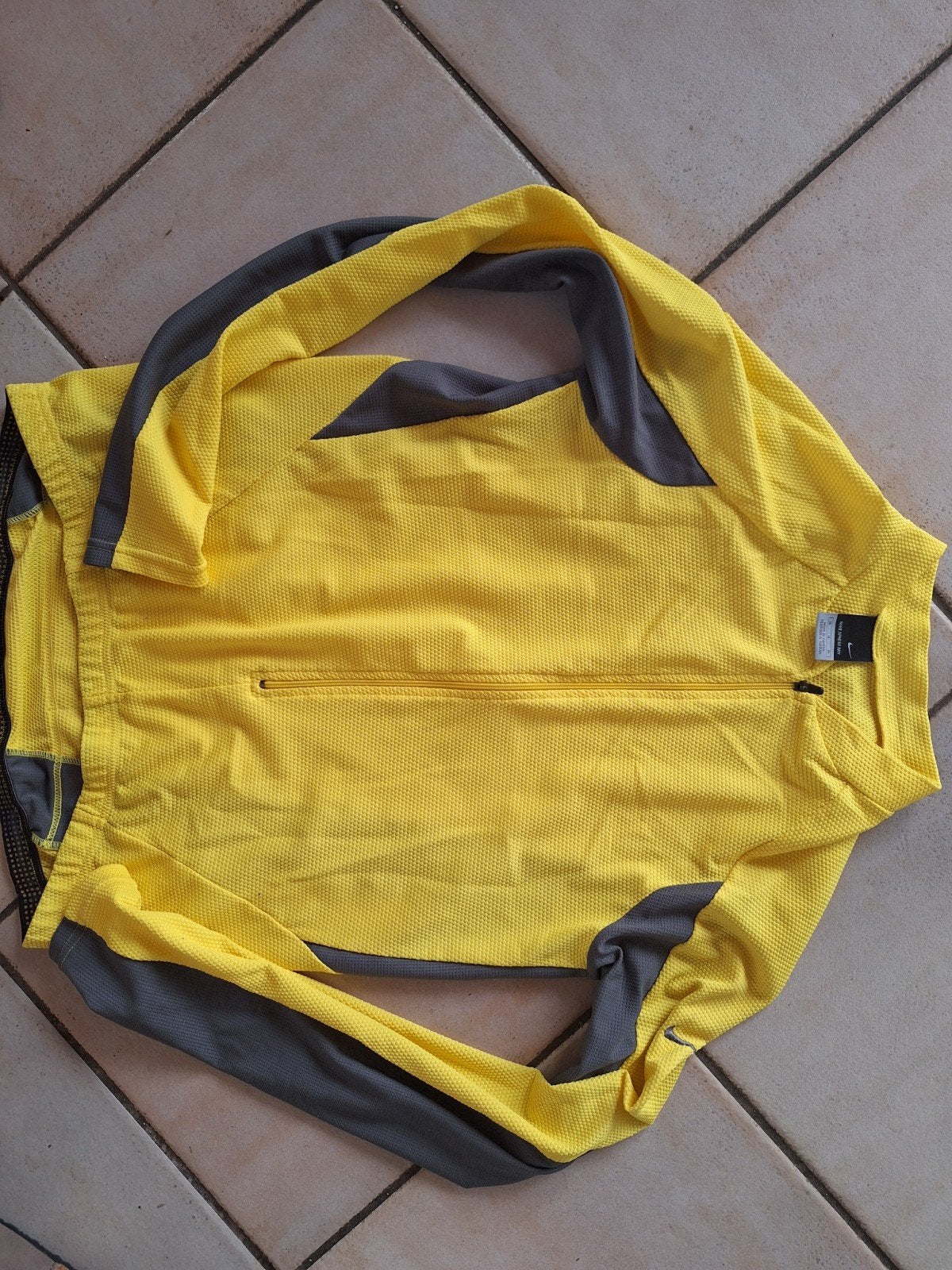 Nieuw Nike Sphere Dry Fiets-/Hardloopshirt Geel/Grijs Maat M, Kleding | Dames, Maat 38/40 (M), Geel, Nike, Nieuw