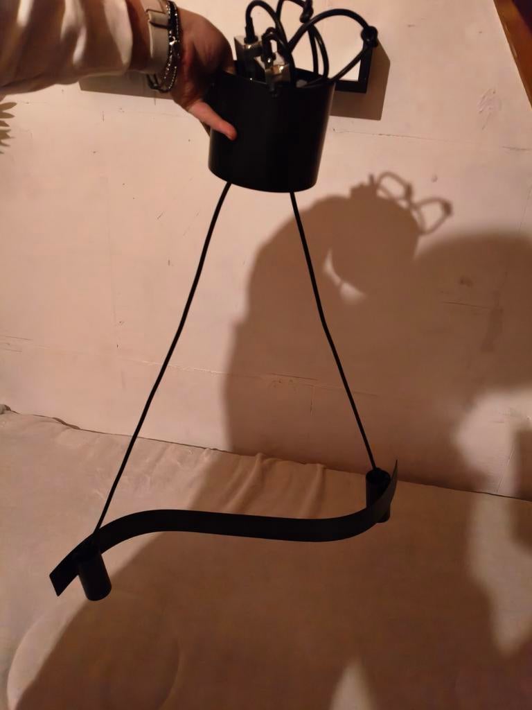 Moderne zwarte hanglamp - Strak design, Gebruikt, Ophalen of Verzenden, Metaal, Minder dan 50 cm
