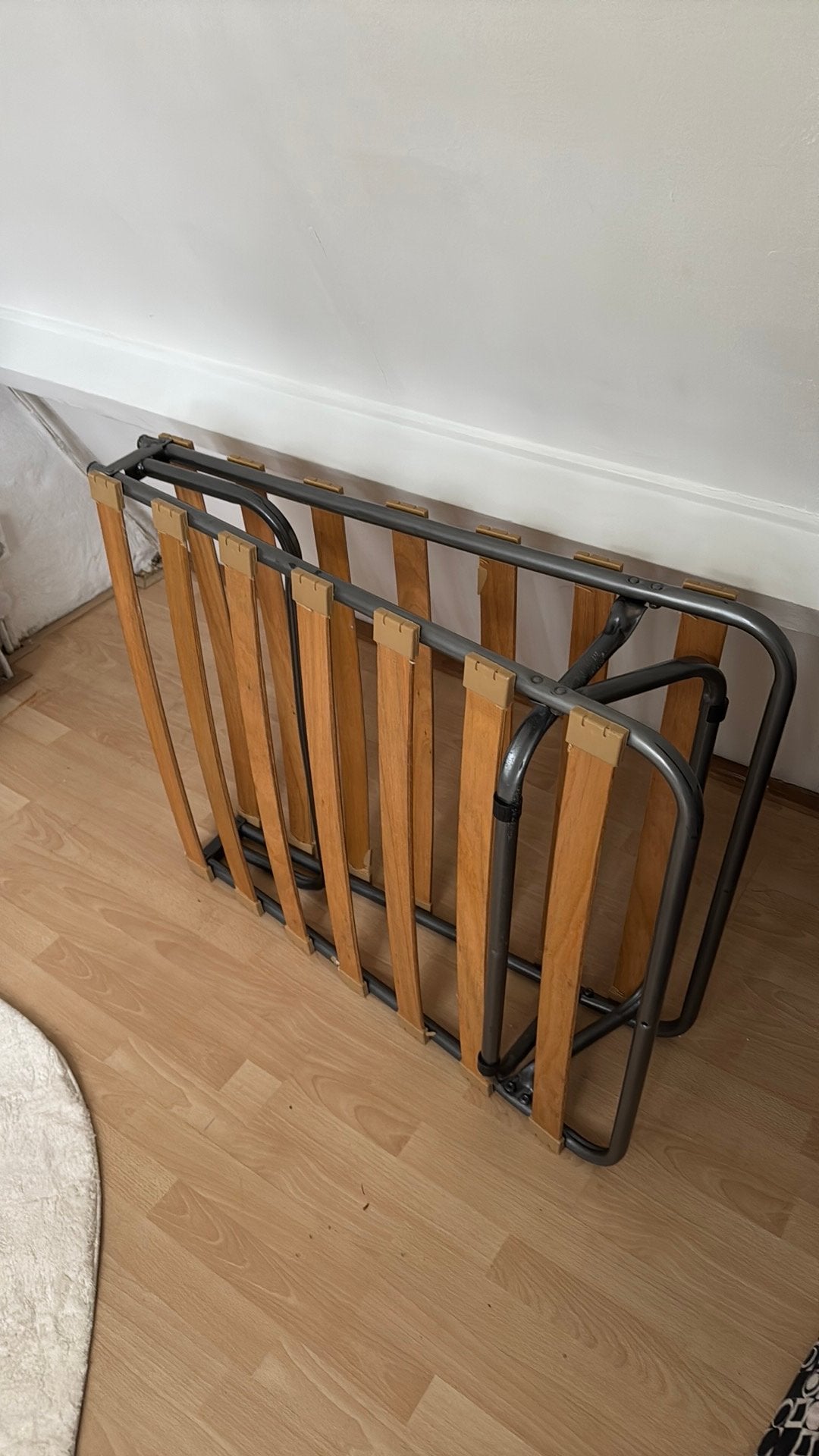 Gratis ophalen 1 persoonbed,, Huis en Inrichting, Slaapkamer | Bedden, Ophalen, Zo goed als nieuw, Eenpersoons, Hout