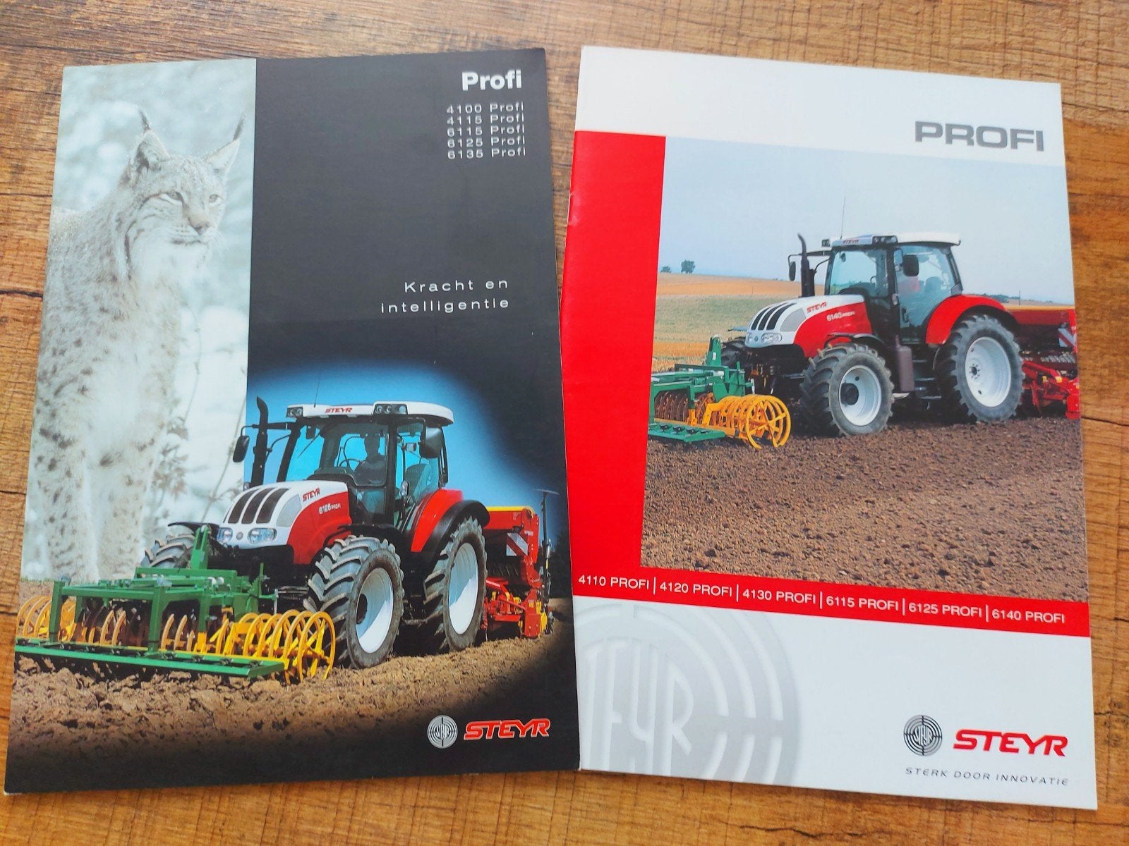 2x Steyr Profi trekker folders 4100 t/m 6140, Ophalen of Verzenden, Zo goed als nieuw