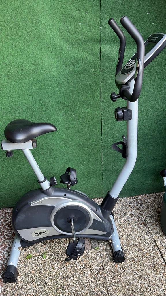 Buffalo Hometrainer, Sport en Fitness, Fitnessapparatuur, Ophalen, Gebruikt, Metaal, Benen