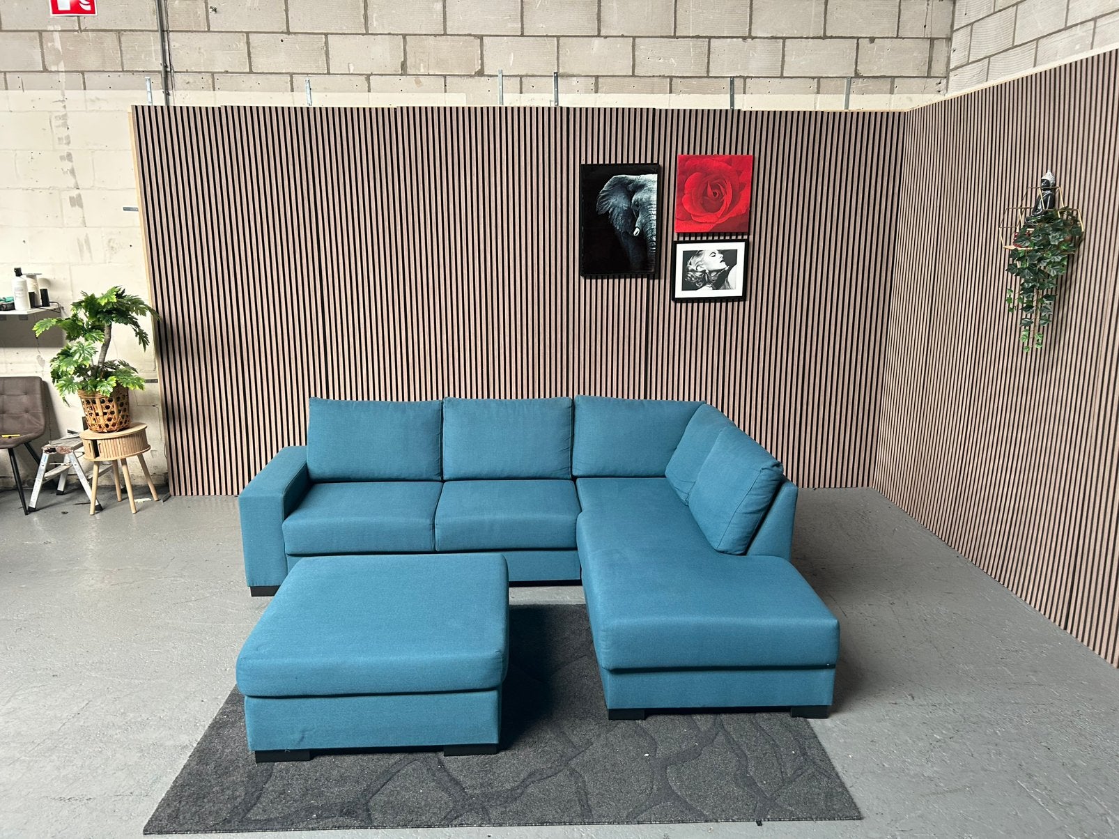 GRATIS LEVERING PETROL BLAUW HOEKBANK 265X210 GEREINIGD, Hoekbank hocker blauw, 250 tot 300 cm, Hoekbank, Ophalen of Verzenden