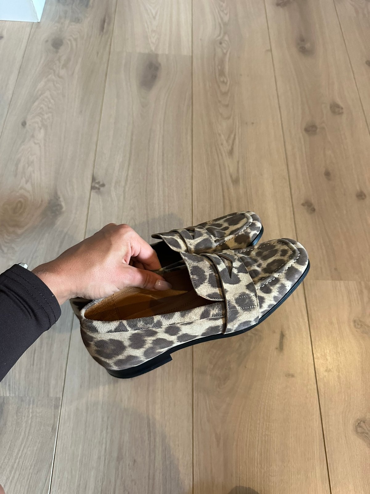 Panterprint loafers van VIA VAI, Kleding | Dames, Bruin, Instappers, Ophalen of Verzenden, Zo goed als nieuw