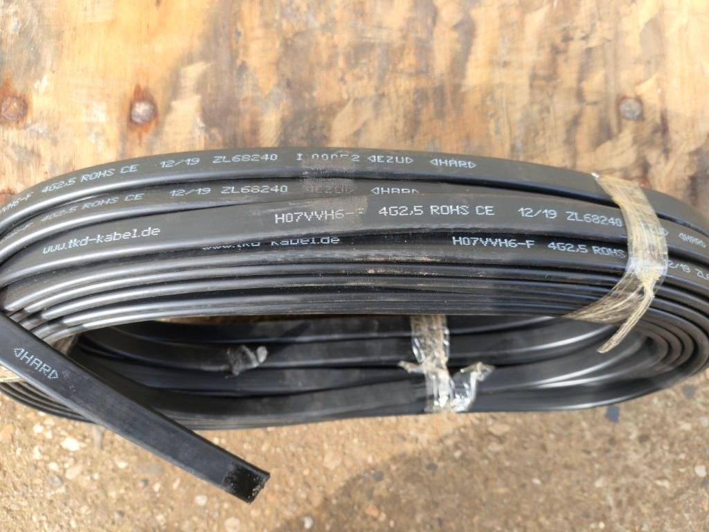 4 aderige platte stroomkabel, 2,5 kwadraat lengte ca. 24 mtr, Ophalen of Verzenden, Zo goed als nieuw, Kabel of Snoer