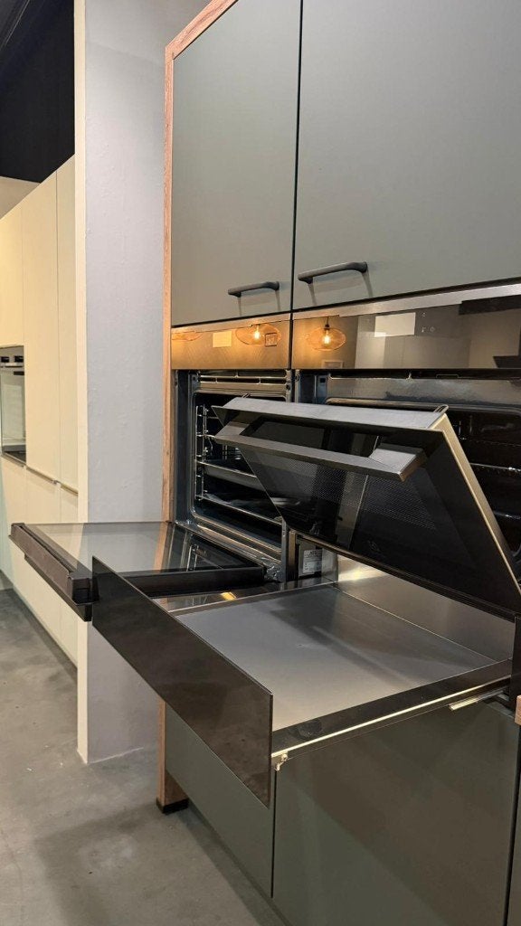 Showroom keuken peter Compleet met APP, Huis en Inrichting, Keuken | Complete keukens, Ophalen of Verzenden, Nieuw, Dubbelwandige keuken