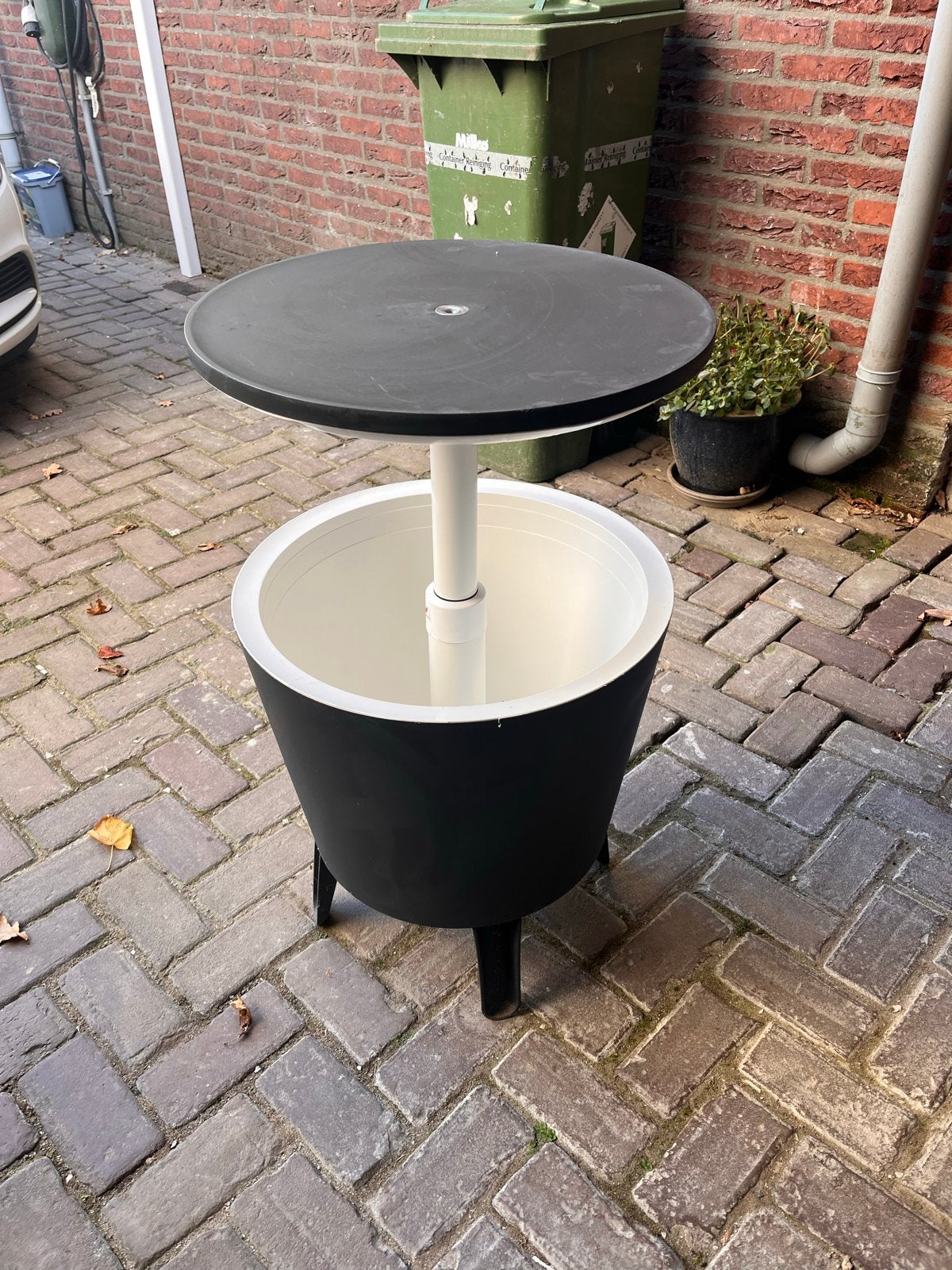 2-in-1 Koelbox en Tafel - Perfect voor Drankjes!, Ophalen, Gebruikt, Rond, Kunststof