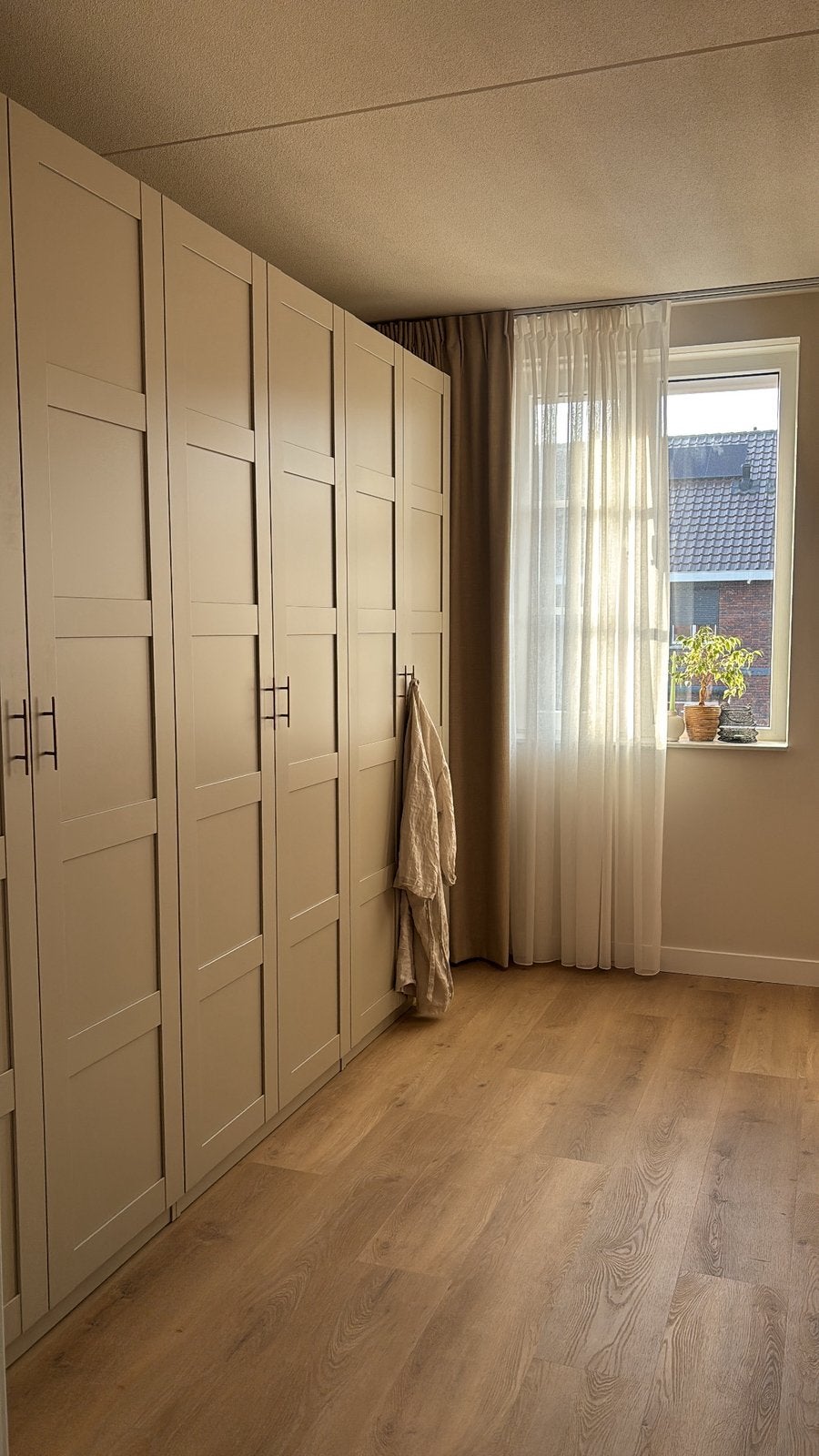 Ikea Pax Bergsbo 2 deuren grijsbeige 229cm, Ophalen, Zo goed als nieuw, 50 tot 100 cm, 200 cm of meer