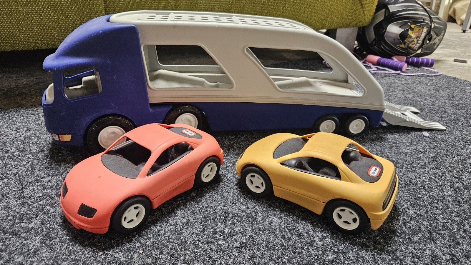 Little Tikes Autotransporter met 2 auto's, Ophalen of Verzenden, Gebruikt