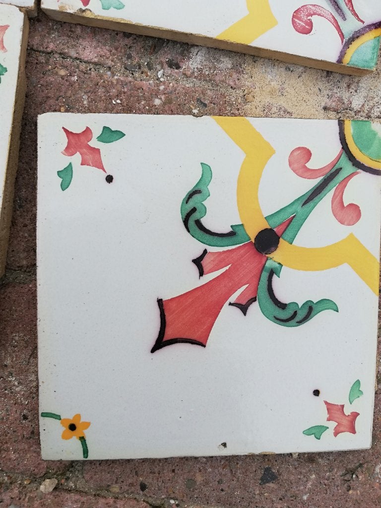 6,1m2 kleurrijke antieke Franse tegels geel, rood, groen, Ophalen