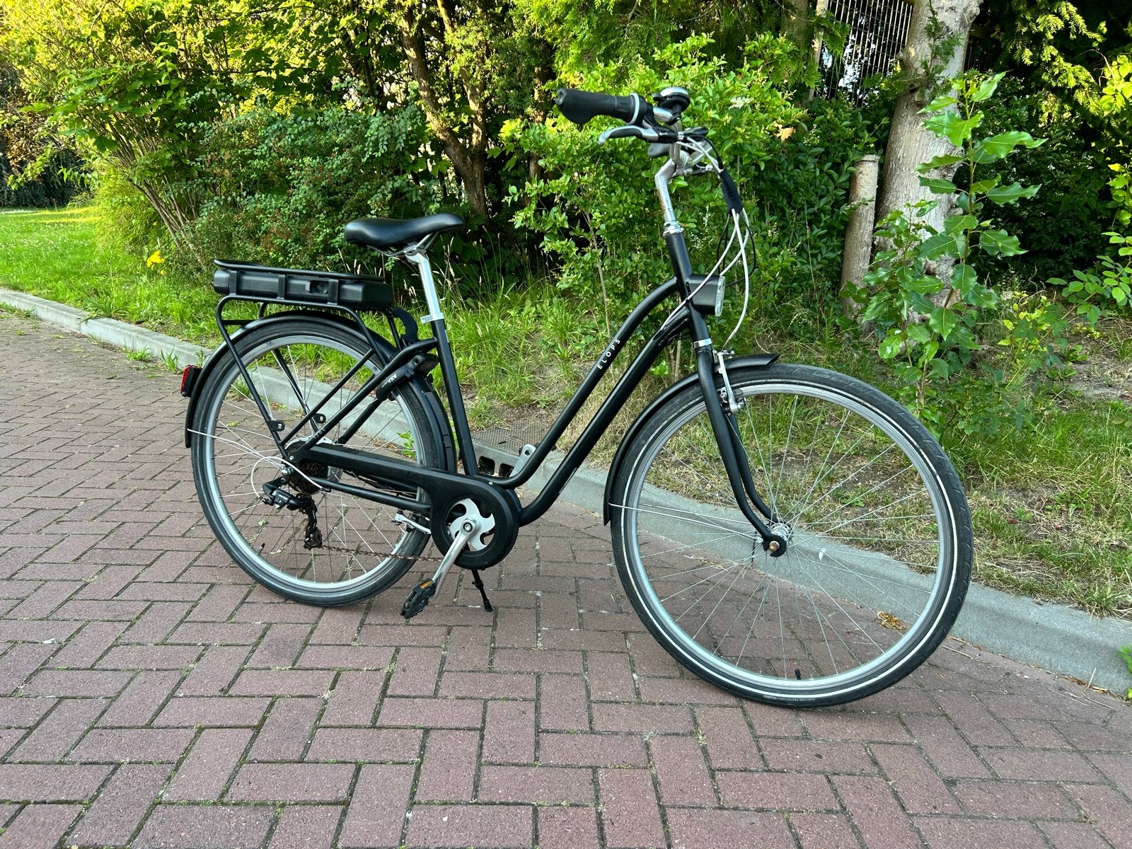Elops elektrische damesfiets, Nette staat, Zo goed als nieuw, 47 tot 51 cm, 50 km per accu of meer, Ophalen
