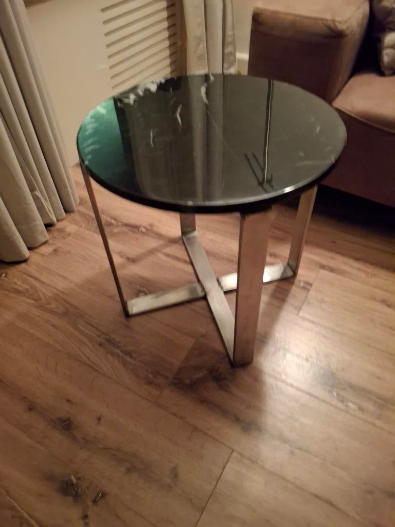 Luxe koffie-/bijzettafel, marmeren blad en metalen onderstel, Huis en Inrichting, Overige materialen, Minder dan 55 cm, Rond, Zo goed als nieuw