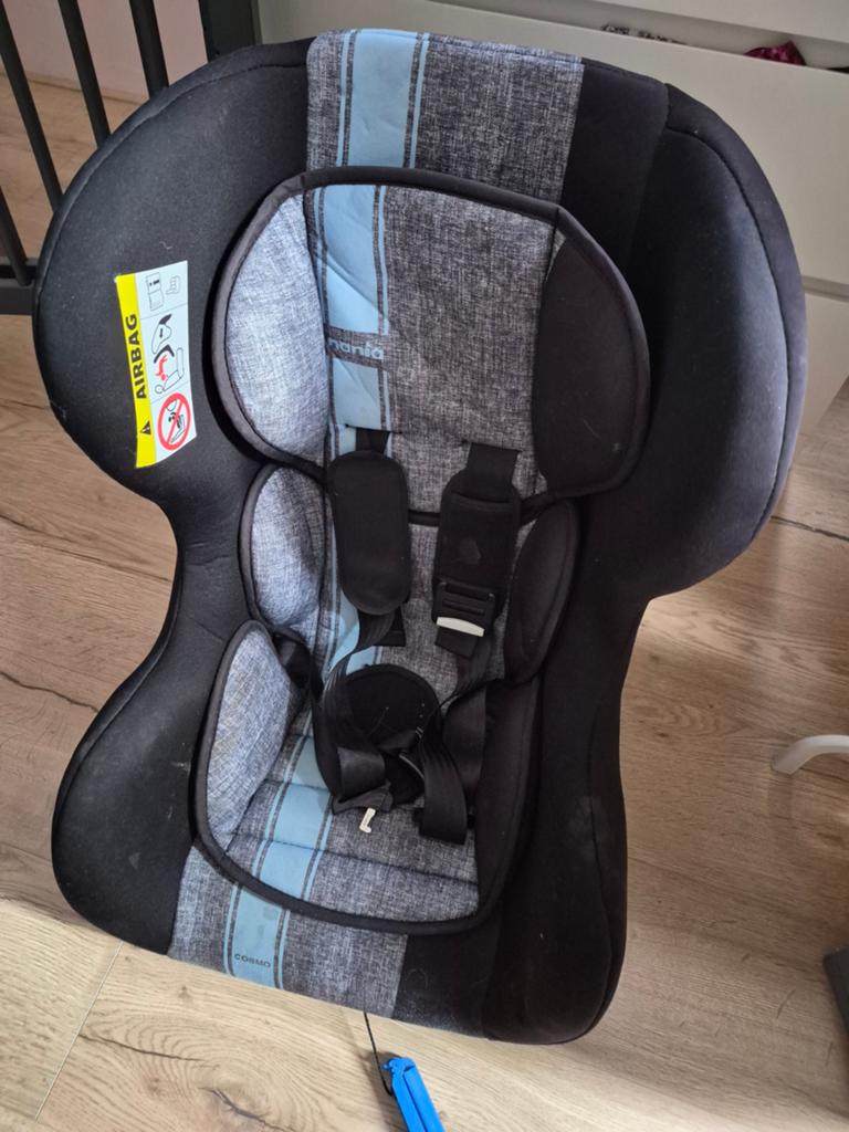 Nania autostoel met lichte scheur, verder prima, Kinderen en Baby's, Autostoeltjes, Gebruikt, Overige merken, 9 t/m 36 kg, Autogordel