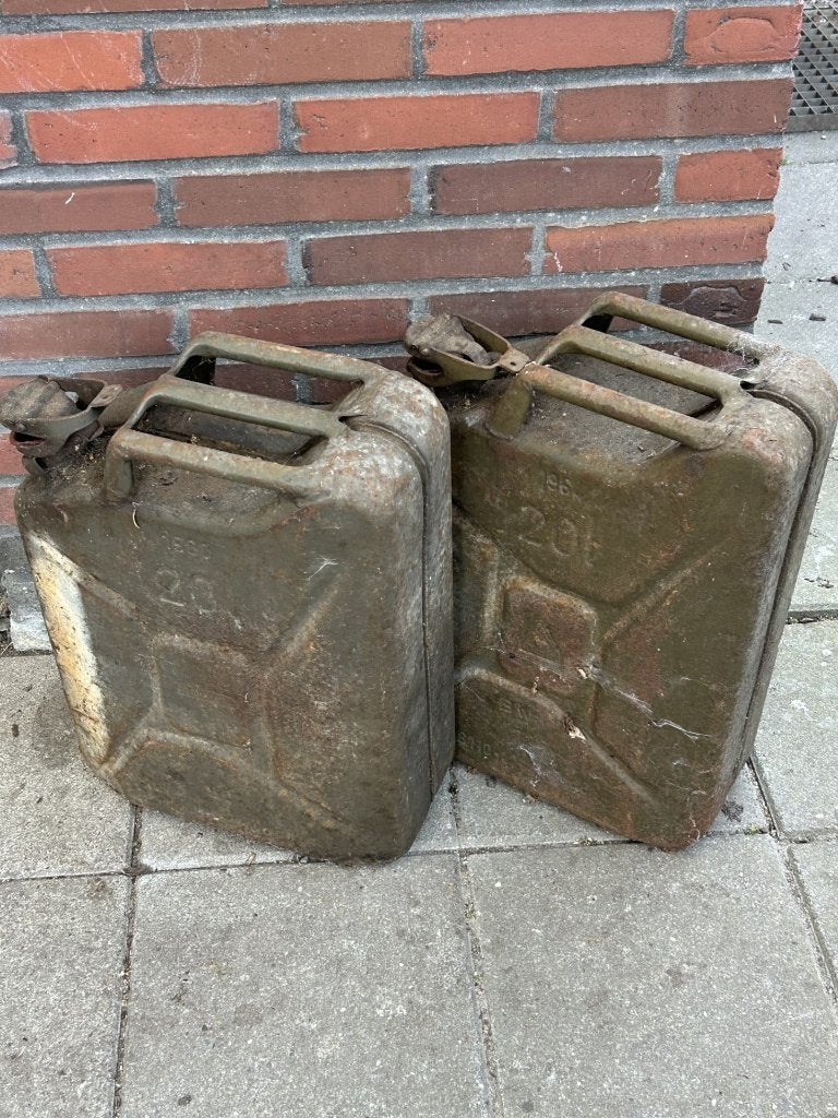 Oude metalen jerrycans, Ophalen of Verzenden, Gebruikt, Overige